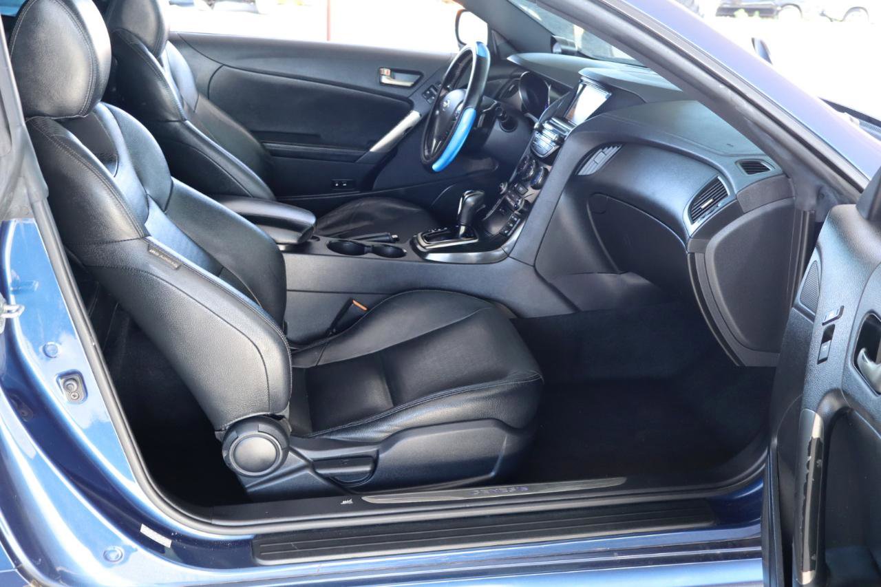 Used 2015 Hyundai Genesis 3.8 image 25