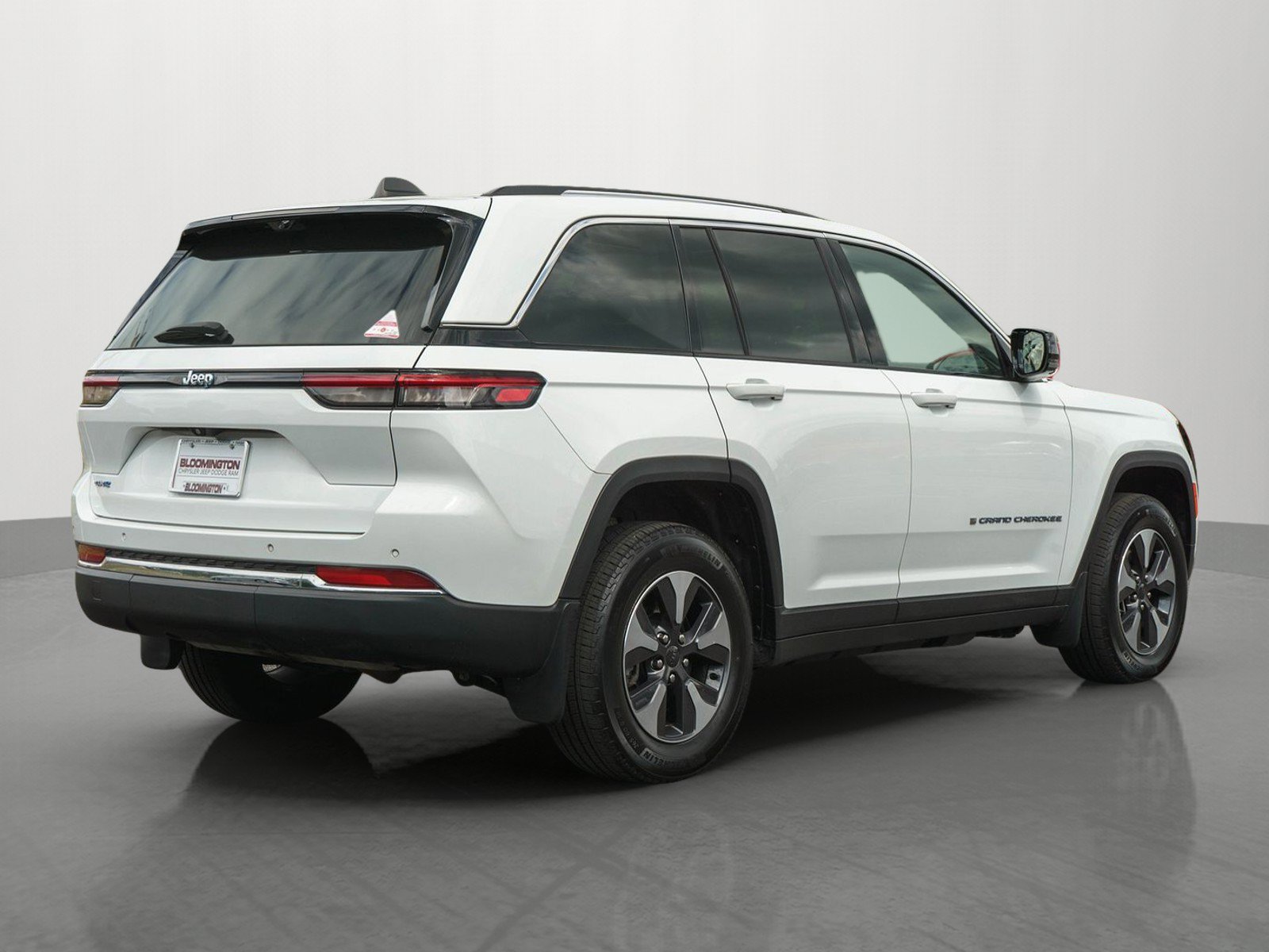Used 2022 Jeep Grand Cherokee Limited 4xe w/ Luxury Tech Group II AWD/4WD image 7