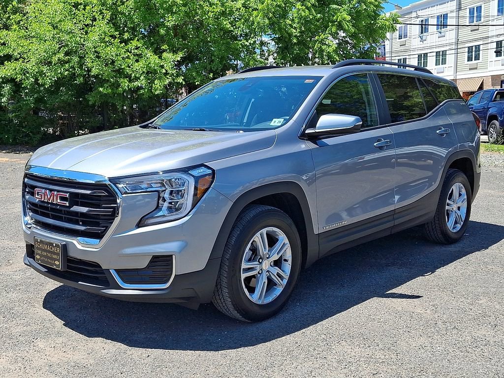 Used 2023 GMC Terrain SLE w/ Driver Convenience Package AWD/4WD image 3