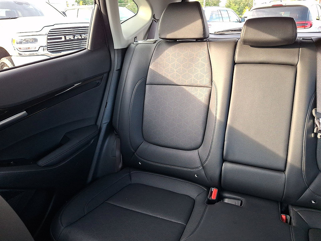 Used 2025 Kia Seltos EX AWD/4WD image 12