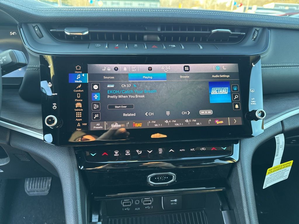 New 2026 Jeep Grand Cherokee Laredo image 12