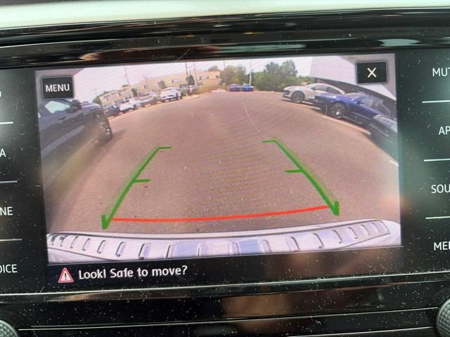 Used 2021 Volkswagen Passat 2.0T SE FWD image 10