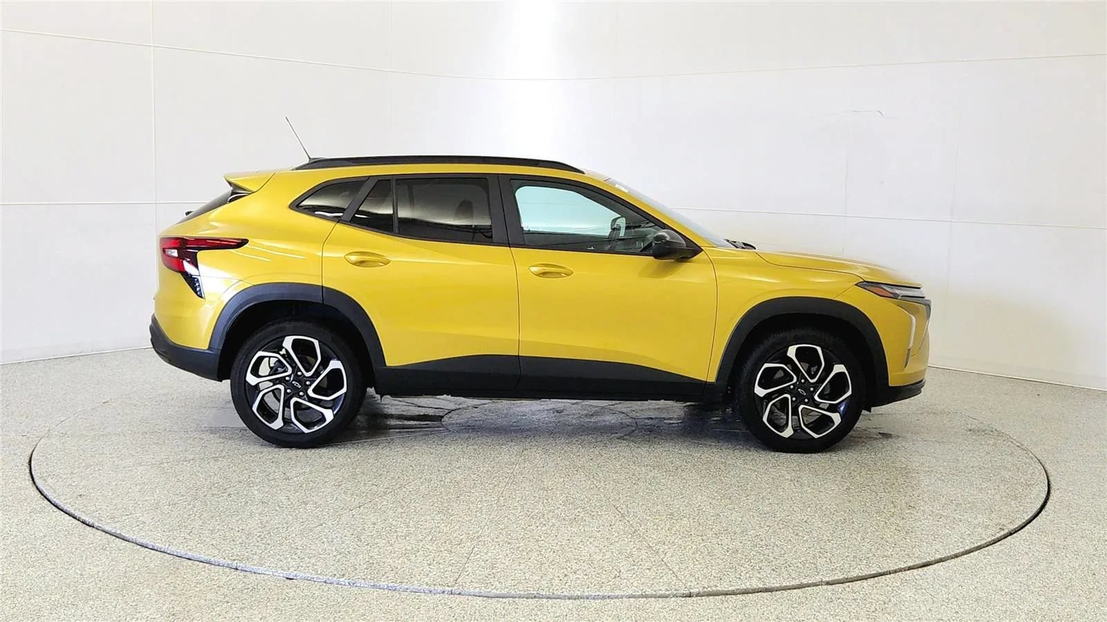 Used 2025 Chevrolet Trax RS w/ Driver Confidence Package FWD image 8