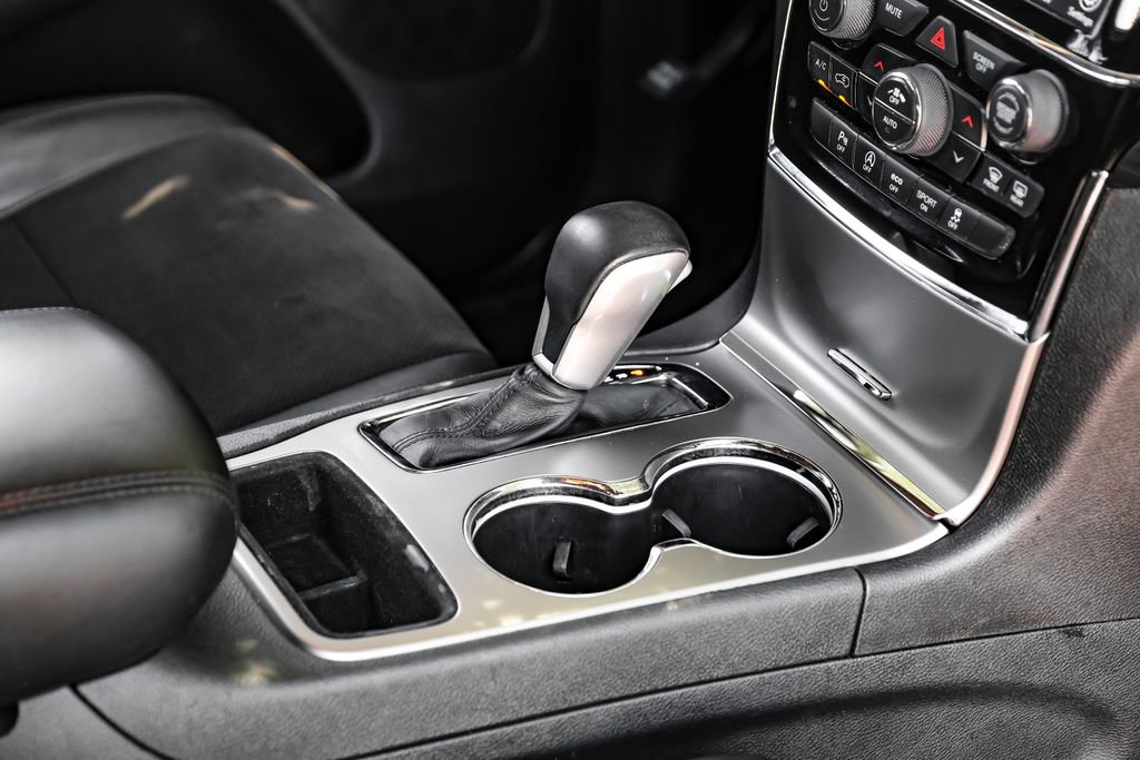 Used 2019 Jeep Grand Cherokee Altitude image 32