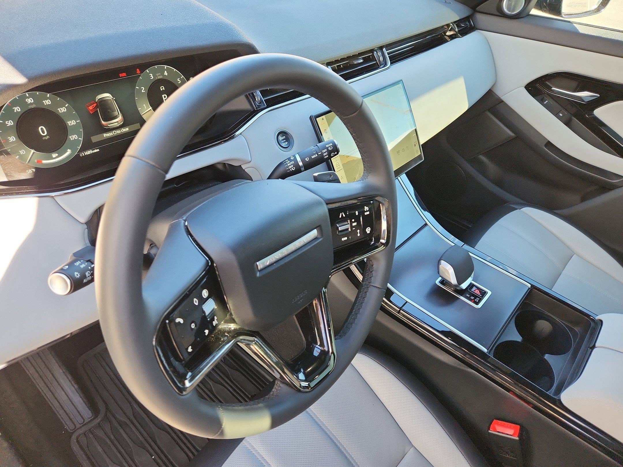 Certified 2026 Land Rover Range Rover Evoque Dynamic SE image 4