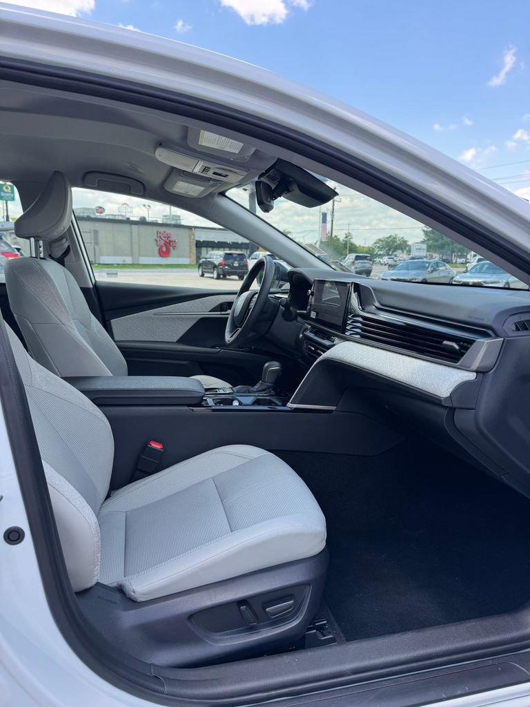 Used 2026 Toyota Camry XLE FWD image 10