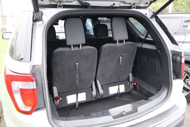 Used 2018 Ford Explorer XLT w/ Equipment Group 201A AWD/4WD image 9