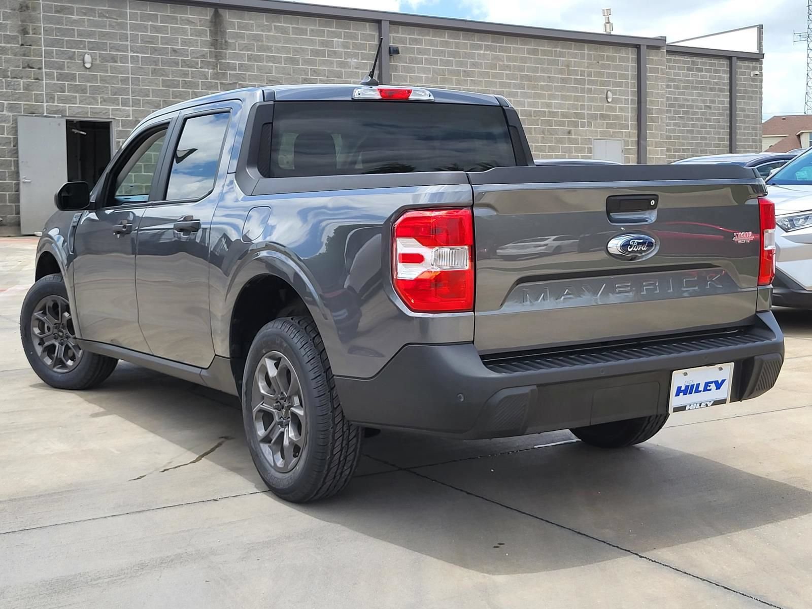 Used 2024 Ford Maverick XLT FWD image 3