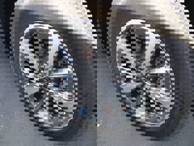 Used 2019 Kia Sorento EX image 18