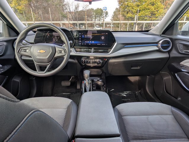 Used 2024 Chevrolet Trax LT image 23