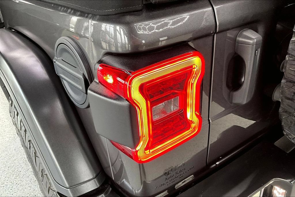 Used 2021 Jeep Wrangler Unlimited Rubicon w/ LED Lighting Group AWD/4WD image 23
