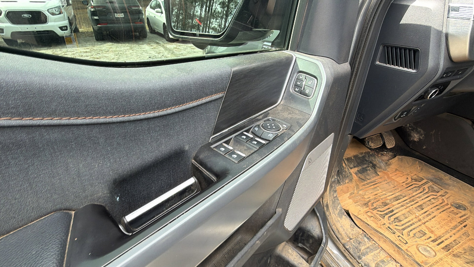 Used 2024 Ford F150 Lariat image 15