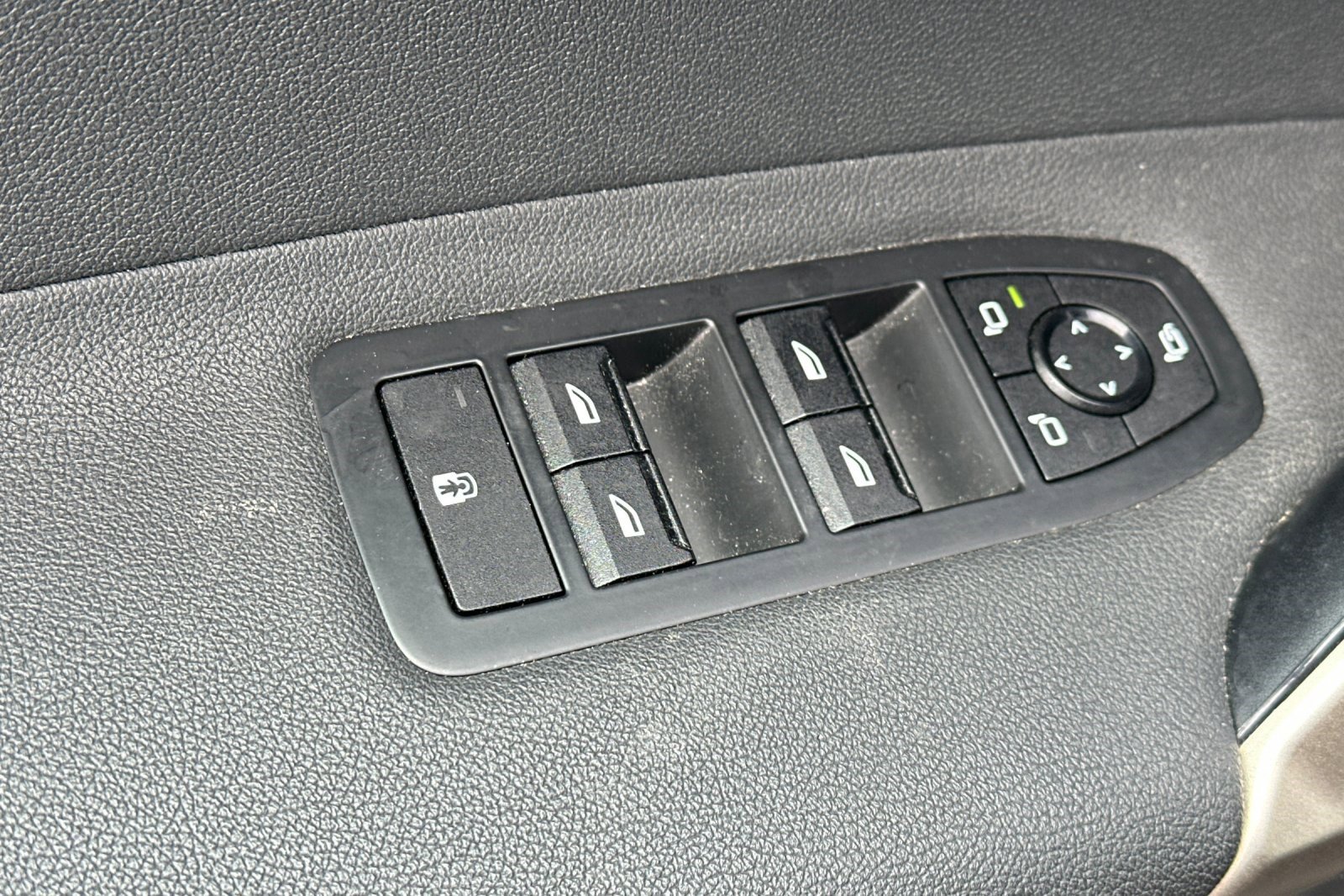 Certified 2024 BMW iX xDrive50 w/ Premium Package image 13