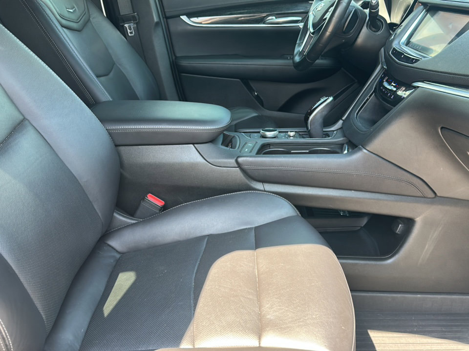 Used 2020 Cadillac XT5 Premium Luxury w/ LPO, Floor Liner Package image 24