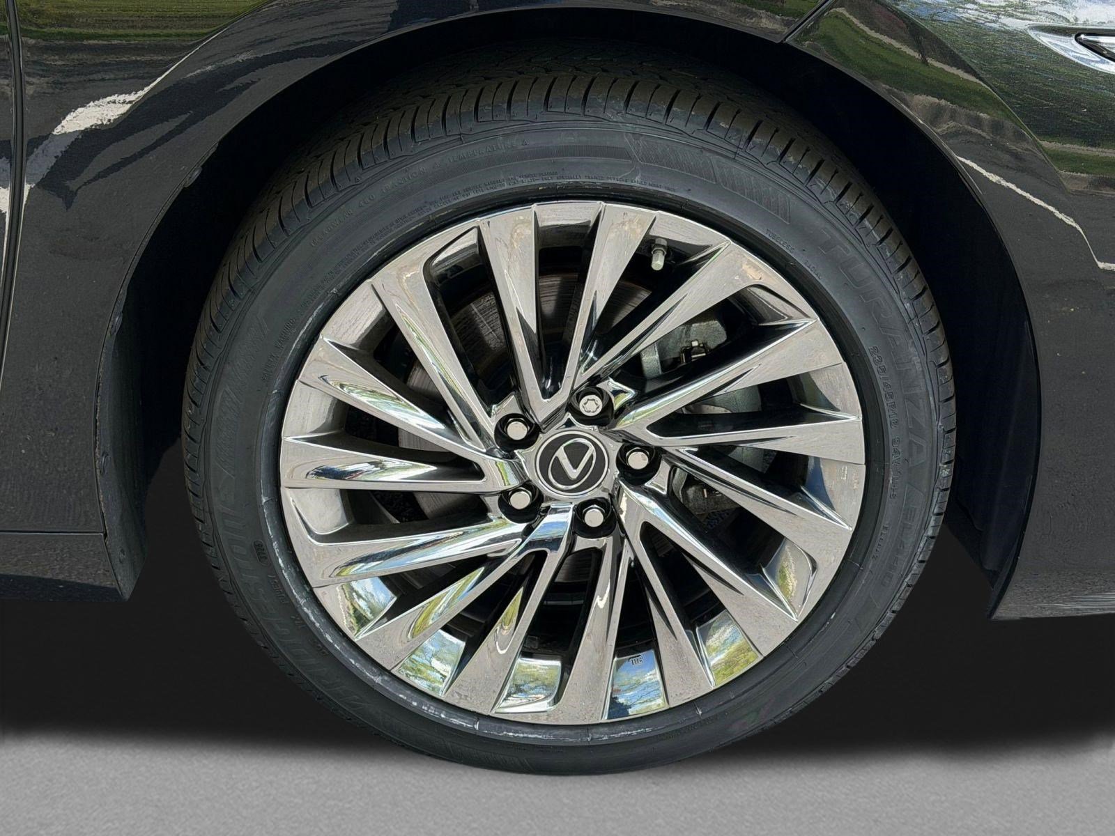 Certified 2025 Lexus ES 300h Ultra Luxury w/ Accessory Package (Z1) FWD image 13