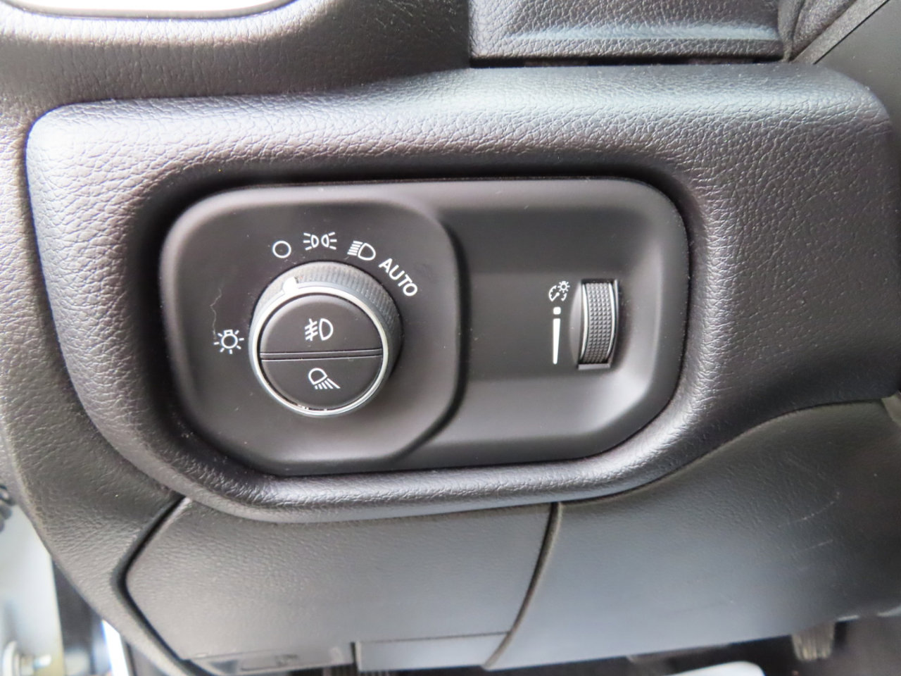 Used 2024 RAM 2500 Big Horn image 32