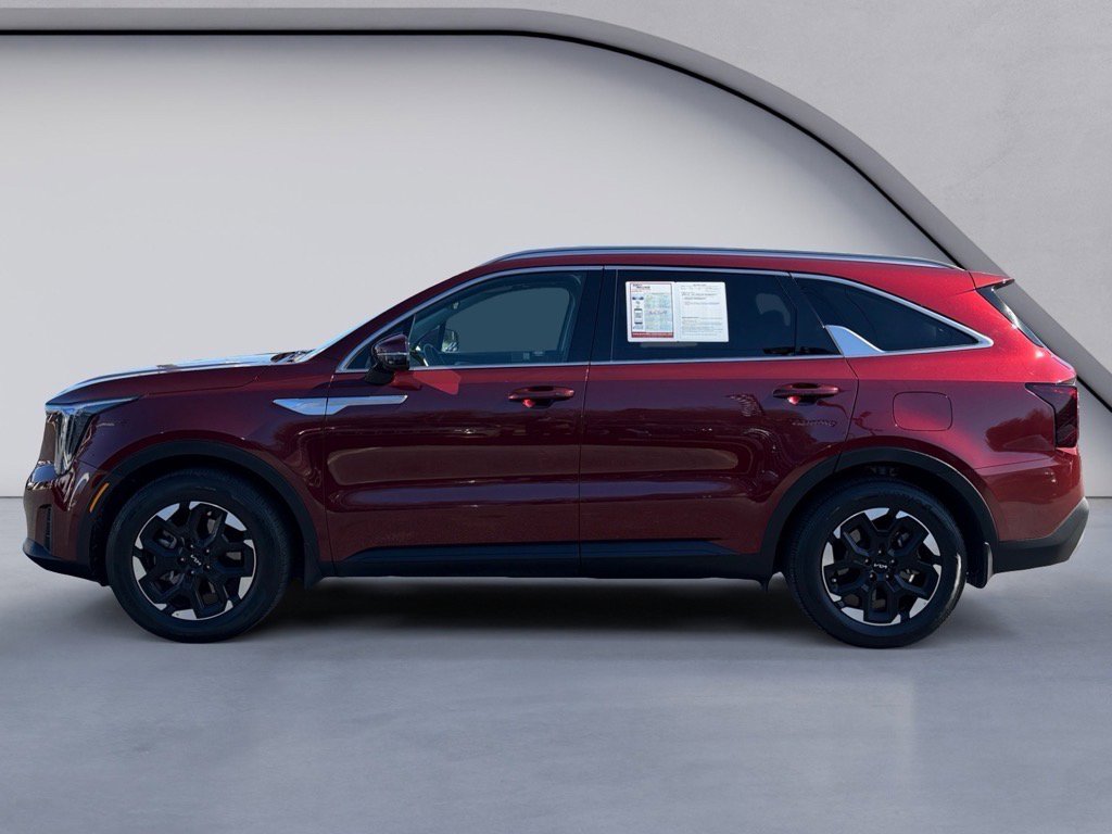 Used 2024 Kia Sorento S w/ Panoramic Sunroof Package image 2