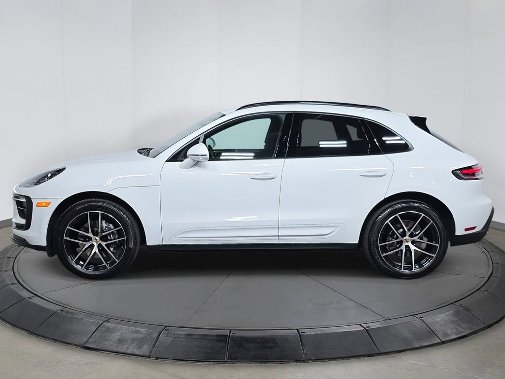 Certified 2025 Porsche Macan video 2