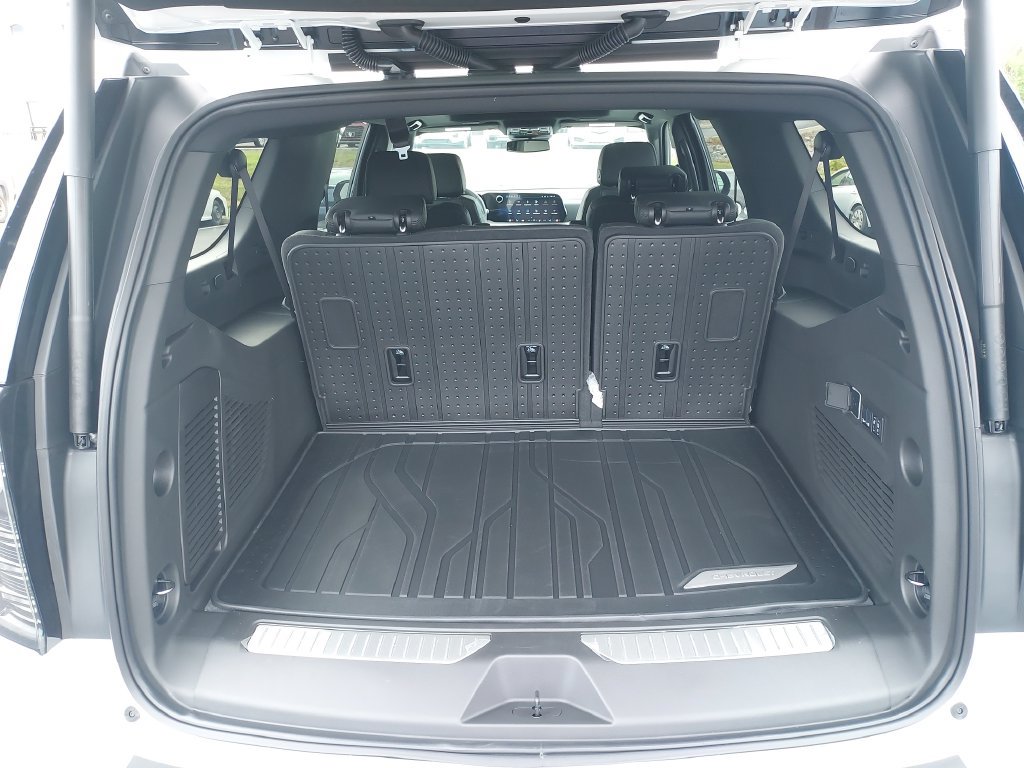New 2027 Chevrolet Suburban Z71 w/ Z71 Off-Road Package AWD/4WD image 9