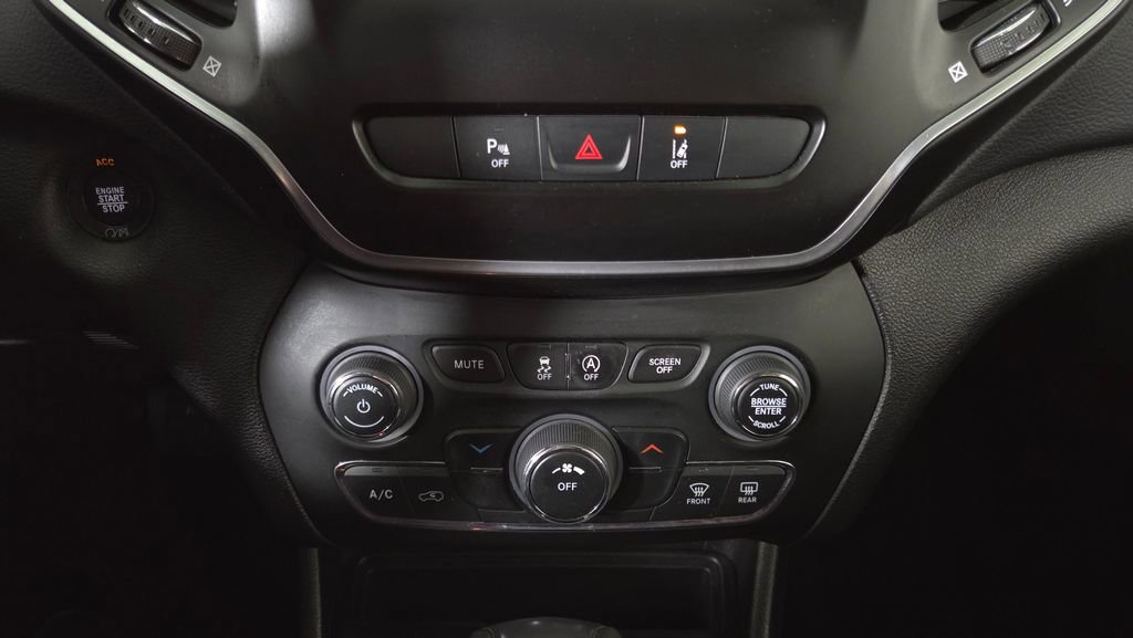 Used 2021 Jeep Cherokee Latitude Lux image 26