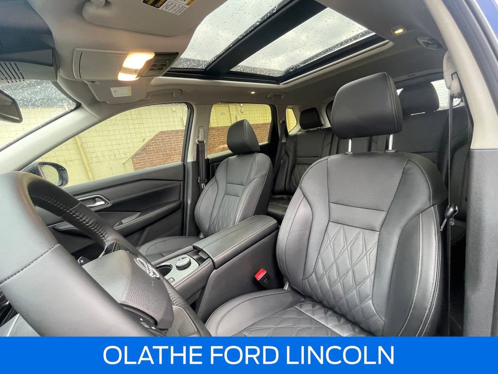 Used 2025 Nissan Rogue Platinum image 18