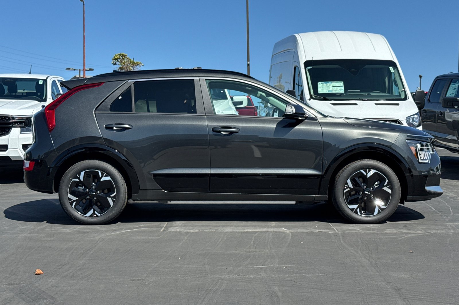 New 2026 Kia Niro Wind FWD image 3