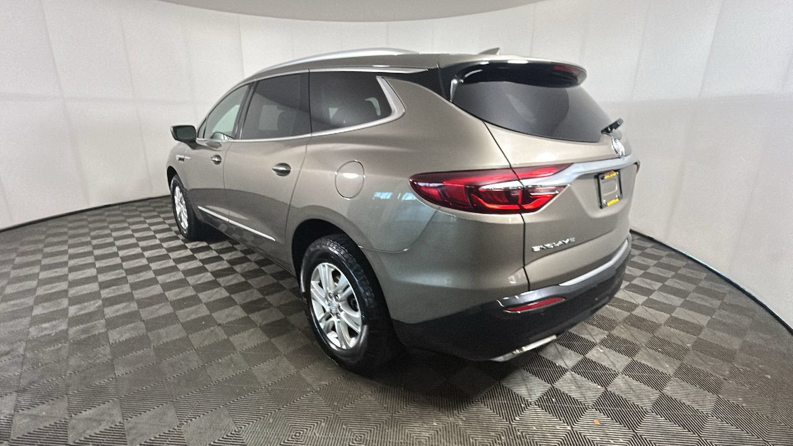 Used 2020 Buick Enclave Essence w/ LPO, Floor Liner Package FWD image 5