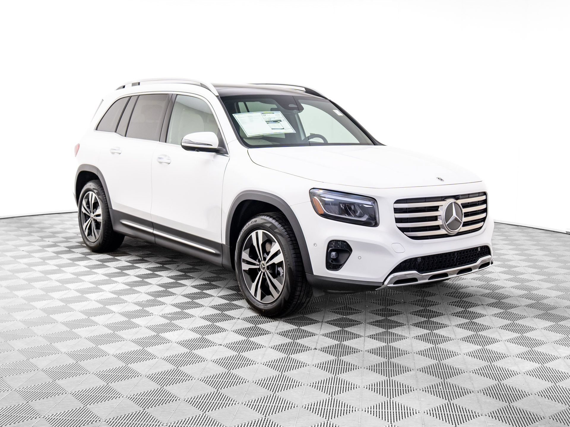 New 2026 Mercedes-Benz GLB 250 4MATIC image 7