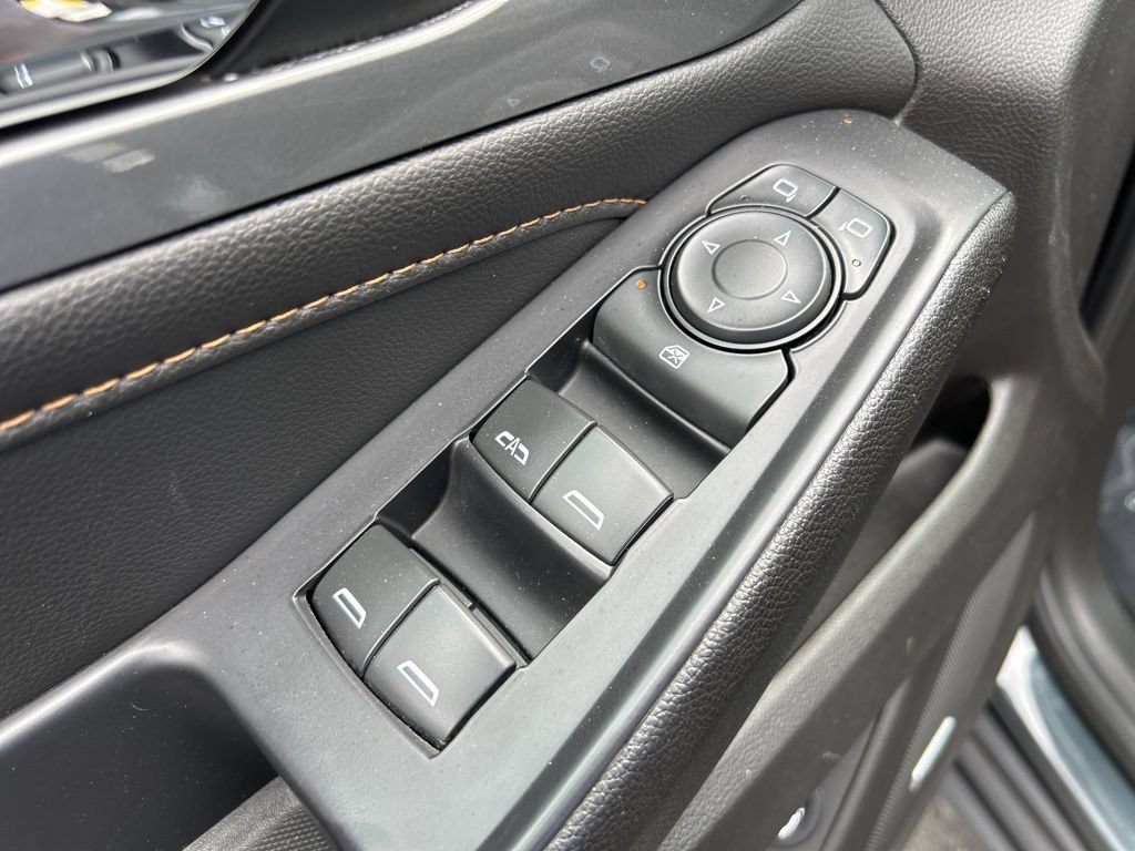 Used 2021 Chevrolet Traverse LT w/ LT Premium Package FWD image 17