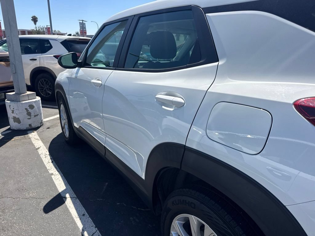 Used 2023 Chevrolet TrailBlazer LS FWD image 3