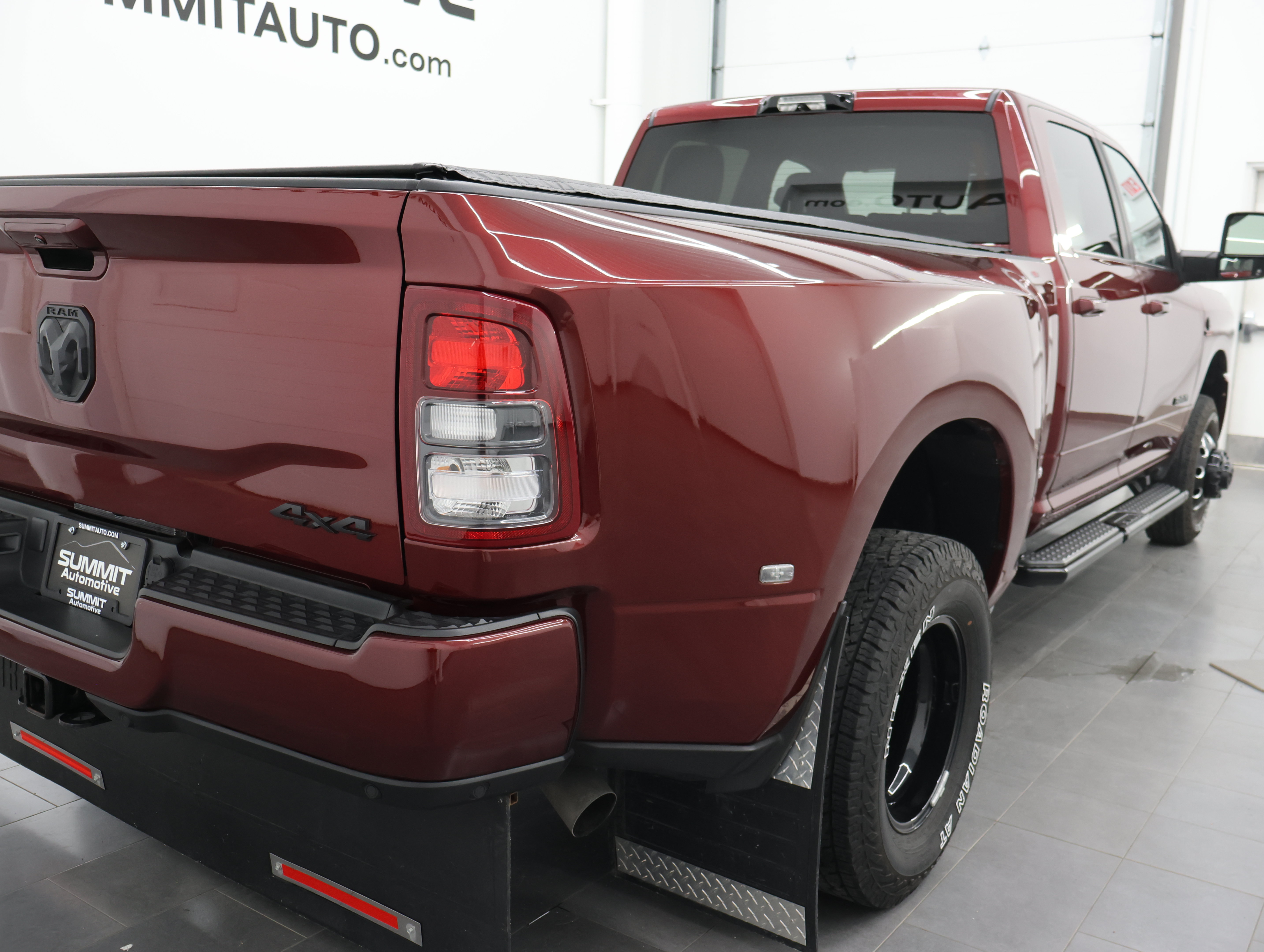 Used 2024 RAM 3500 Big Horn w/ Night Edition AWD/4WD image 4
