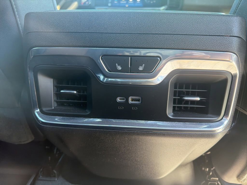 Used 2023 Chevrolet Silverado 1500 High Country w/ Technology Package AWD/4WD image 27