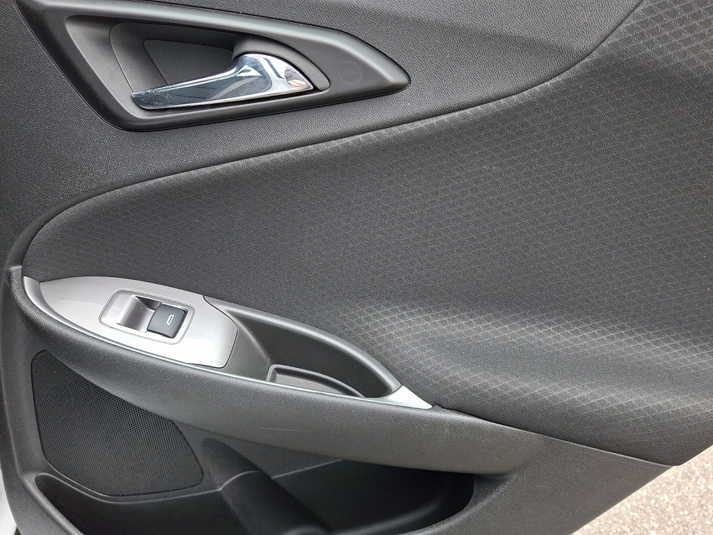 Used 2025 Chevrolet Malibu LT image 14