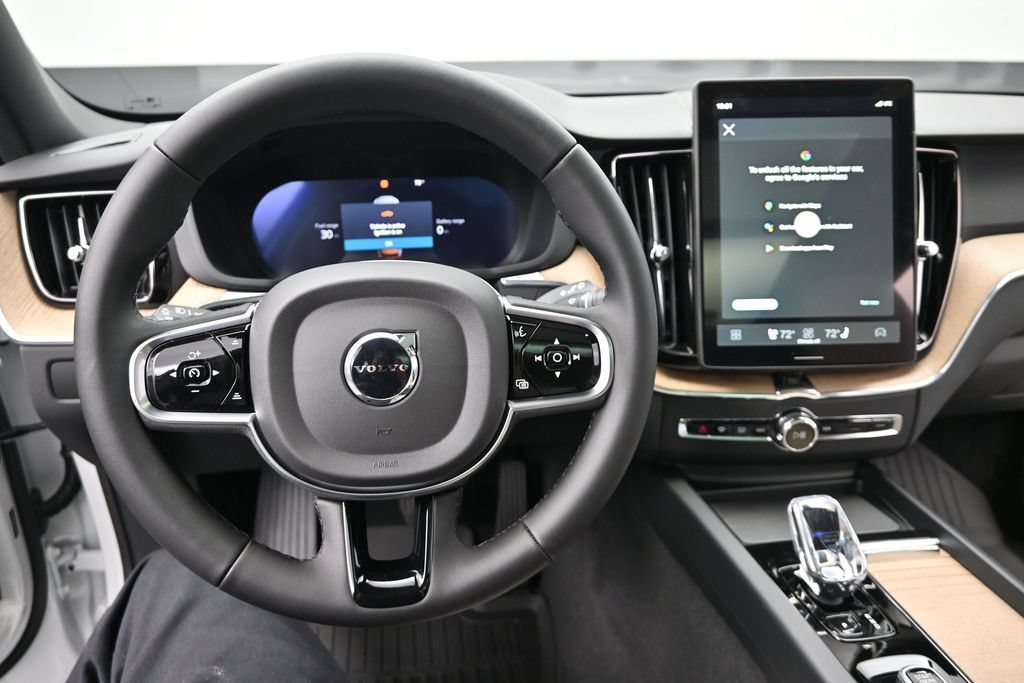 New 2026 Volvo XC60 T8 Plus w/ Climate Package PRO AWD/4WD image 11