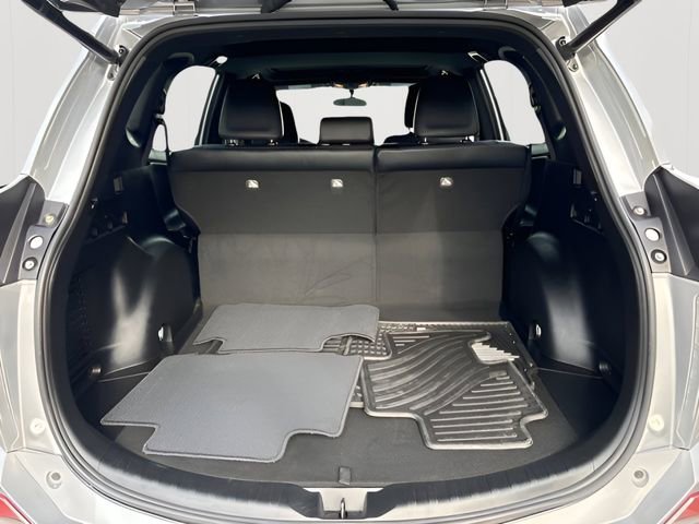 Used 2016 Toyota RAV4 SE image 11