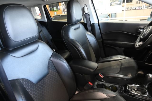 Used 2021 Jeep Compass Latitude FWD image 8