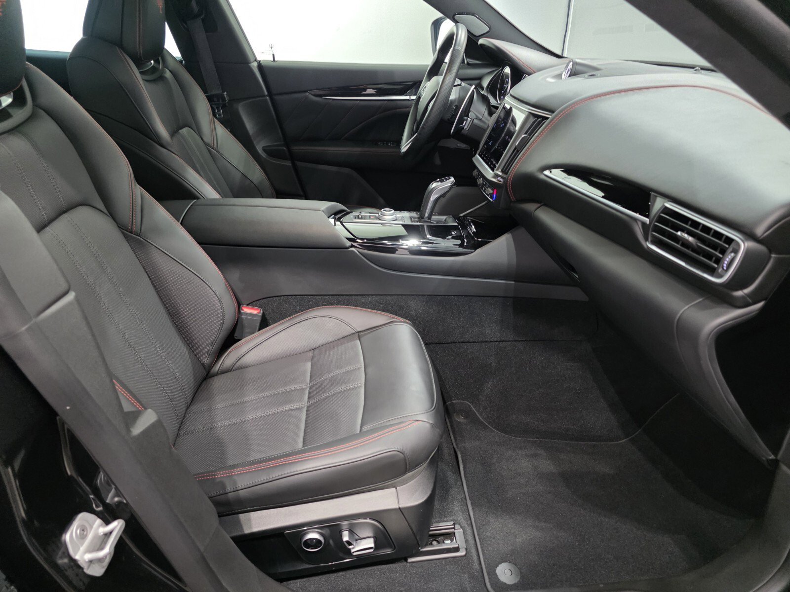 Used 2023 Maserati Levante Modena S image 22