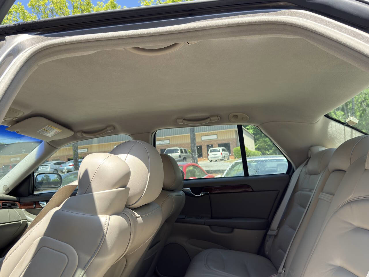 Used 2003 Cadillac De Ville w/ Comfort & Convenience Package FWD image 30