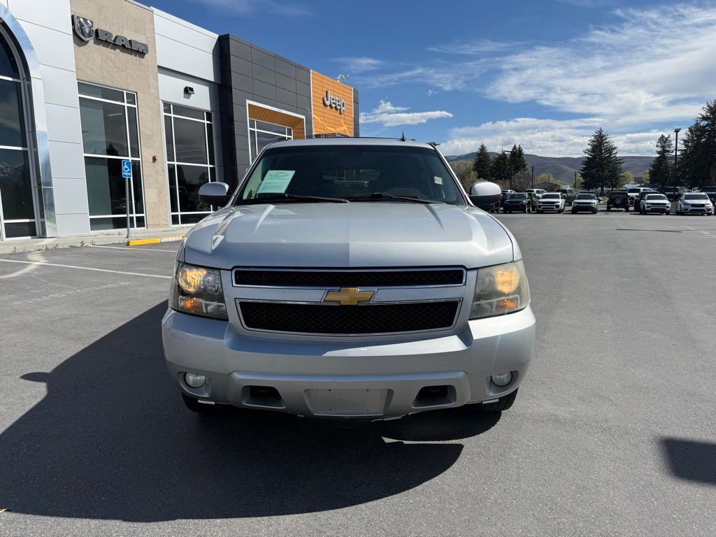 Used 2010 Chevrolet Suburban LT image 2