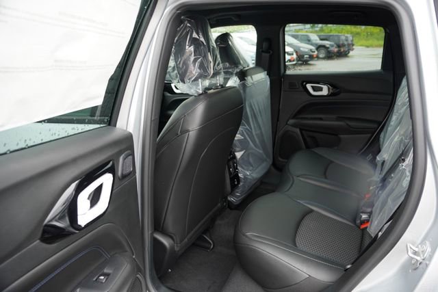 New 2025 Jeep Compass Latitude w/ Sun & Sound Group image 11