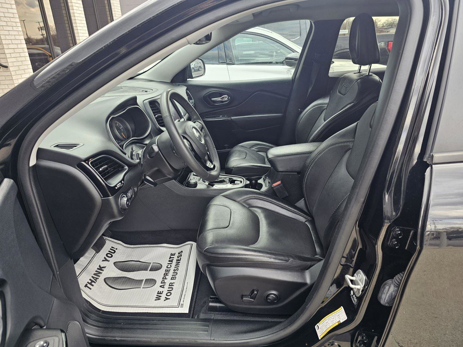 Used 2023 Jeep Cherokee Altitude Lux image 19