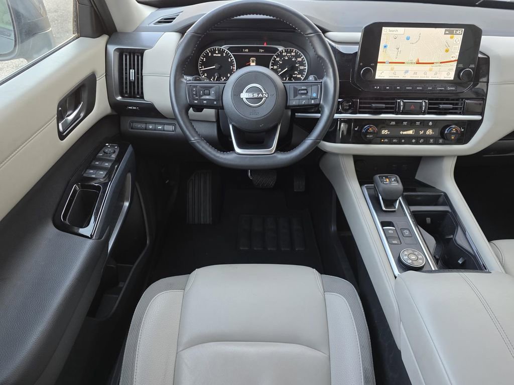 Used 2025 Nissan Pathfinder SL image 11