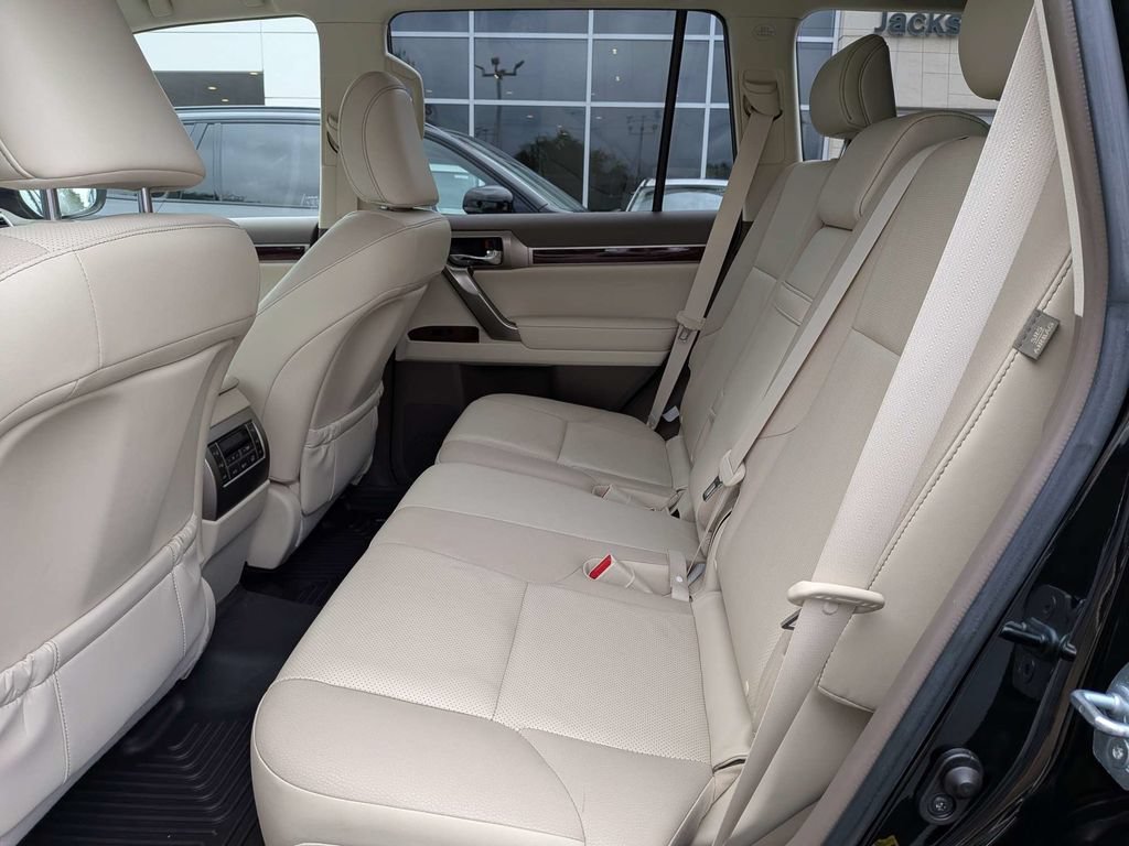 Used 2017 Lexus GX 460 Premium w/ Premium Package AWD/4WD image 15