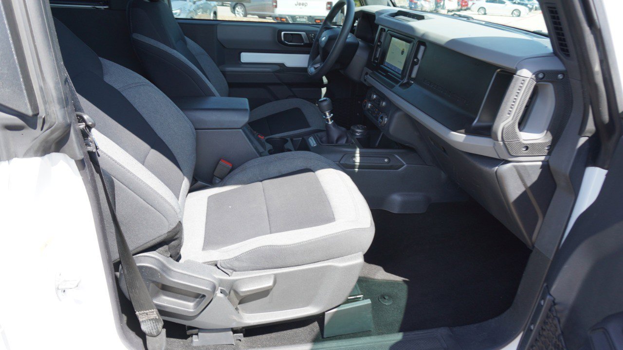 Used 2022 Ford Bronco 2-Door w/ Sasquatch Package AWD/4WD image 16