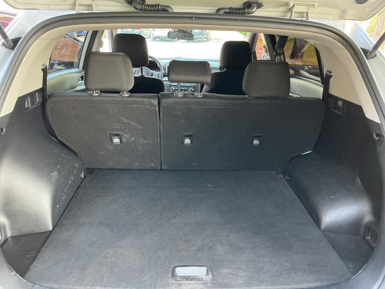 Used 2020 Kia Sportage LX image 18