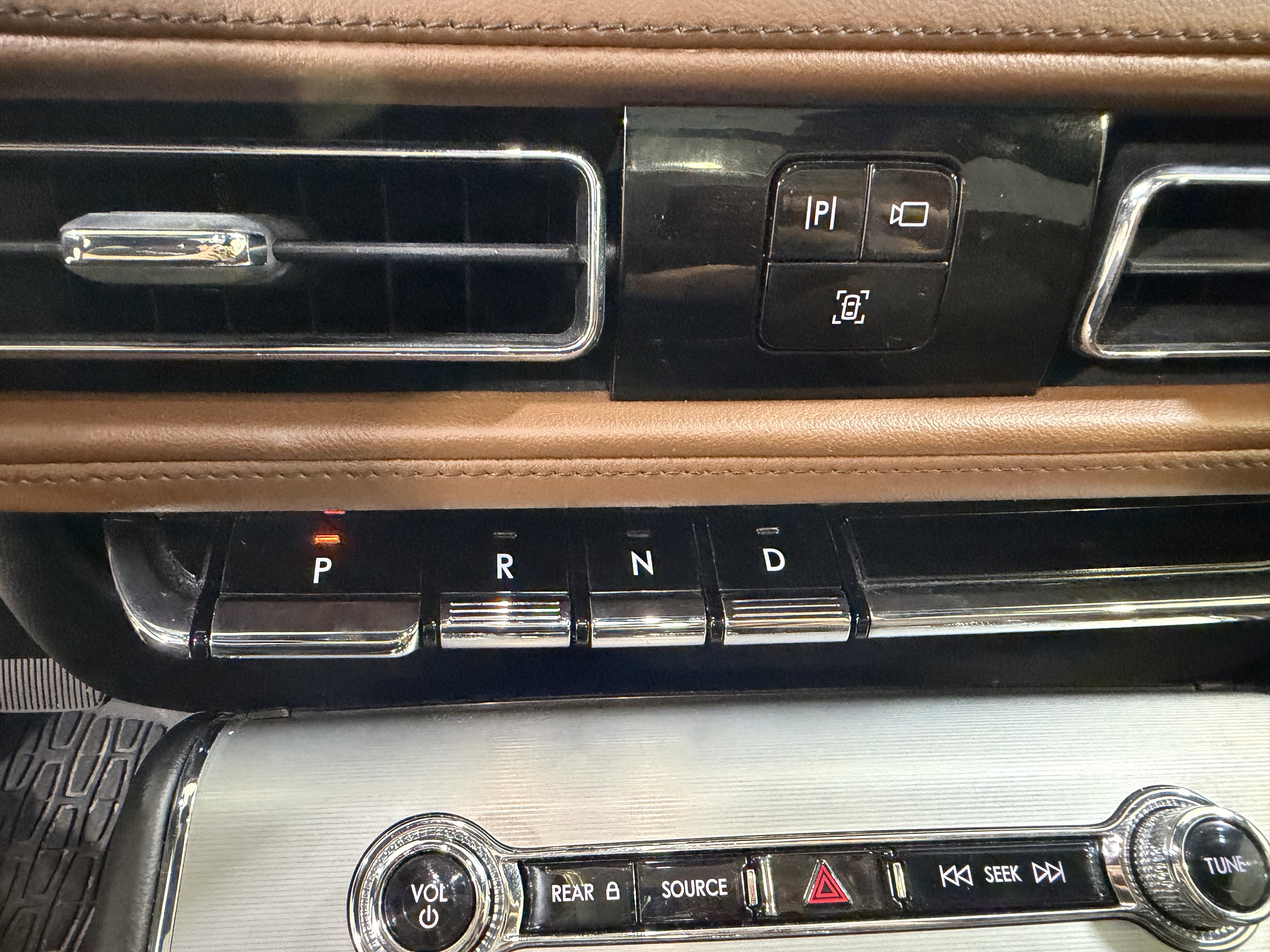 Used 2023 Lincoln Aviator Reserve w/ Equipment Group 201A RWD image 18