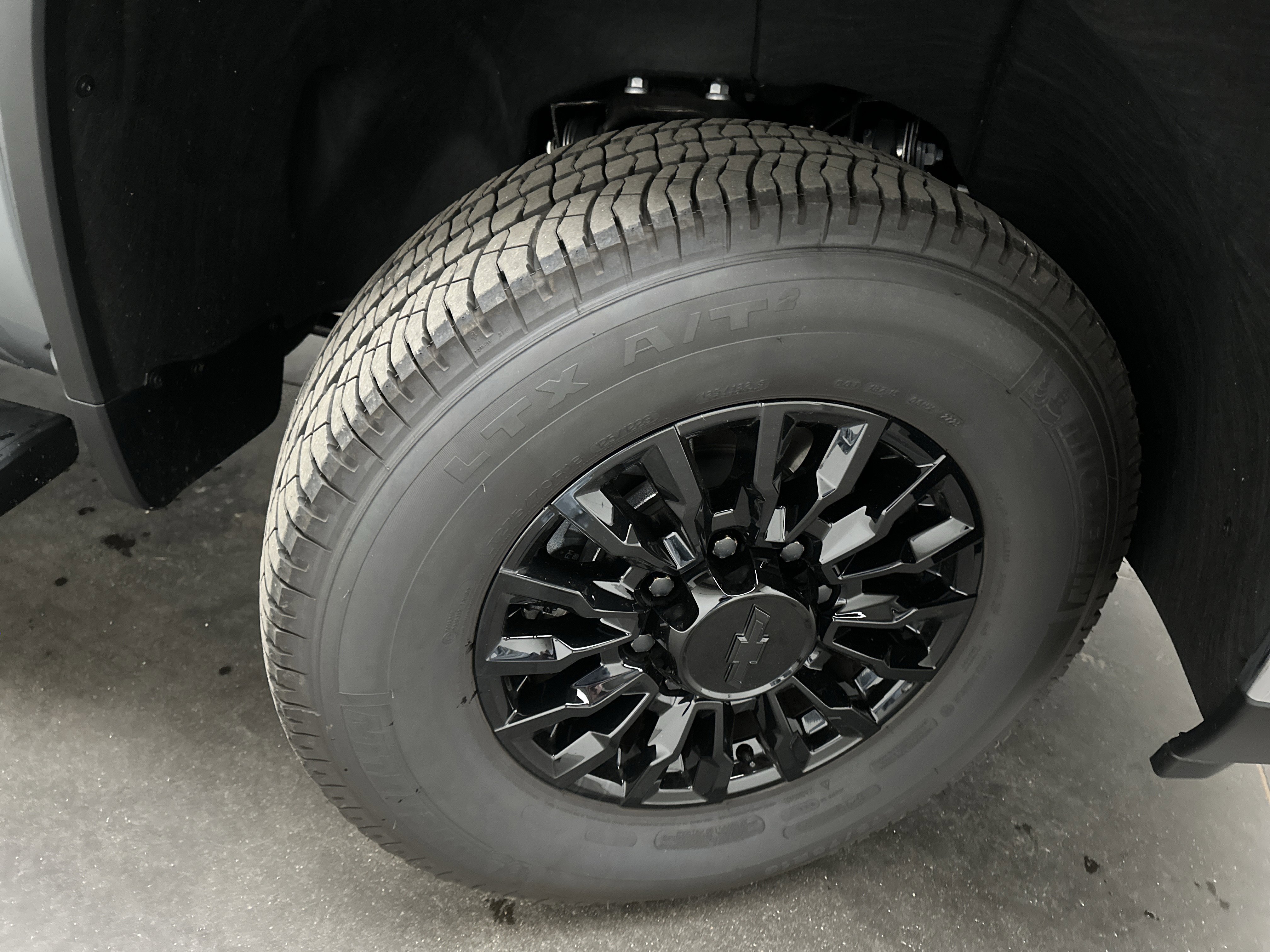 Used 2024 Chevrolet Silverado 2500 LT w/ Convenience Package image 11