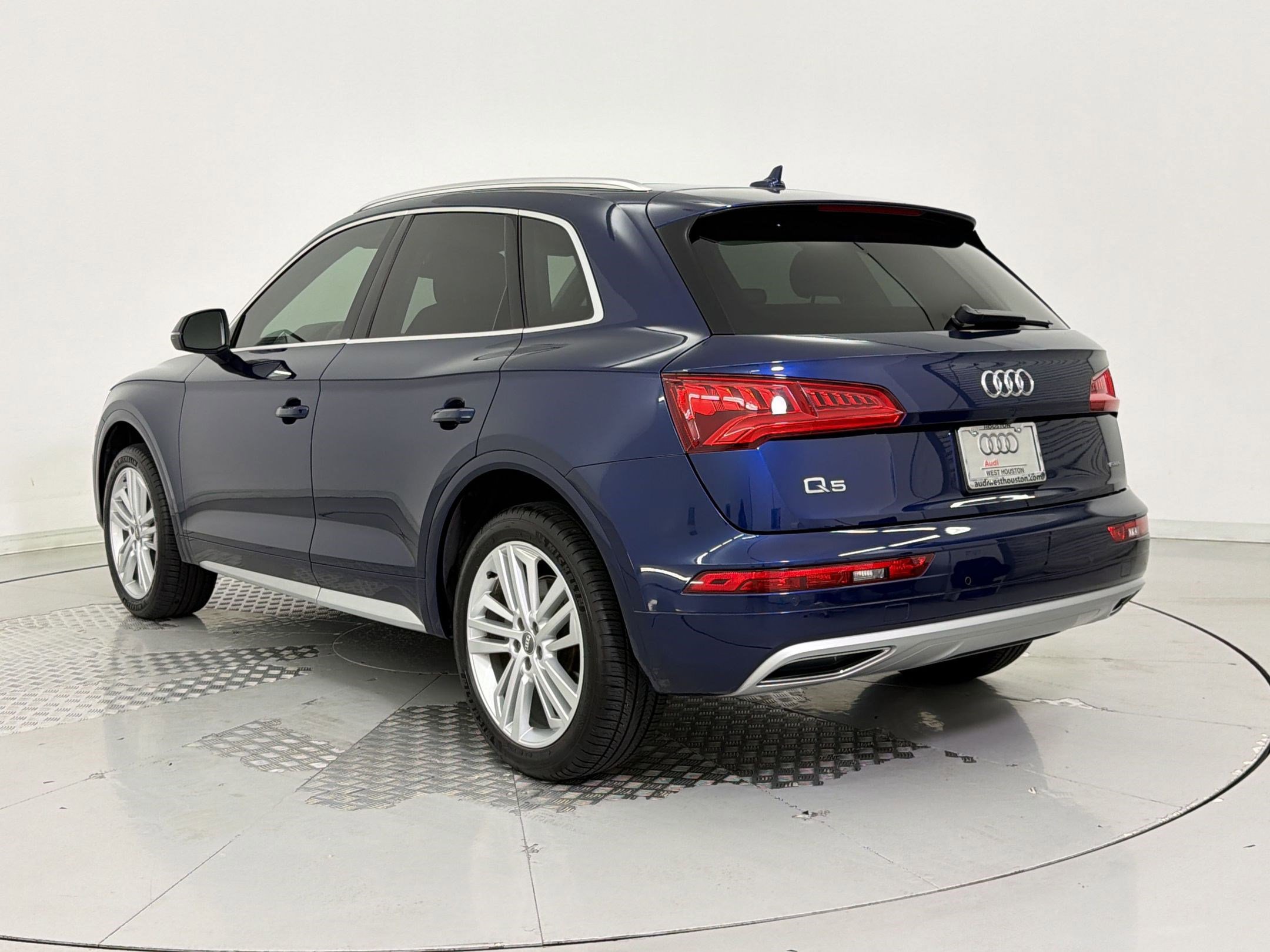 Certified 2019 Audi Q5 2.0T Premium Plus AWD/4WD image 3