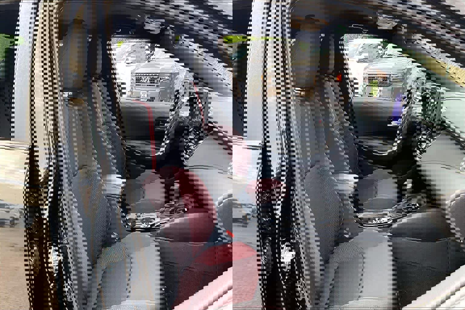 Used 2024 Toyota Corolla SE FWD image 9