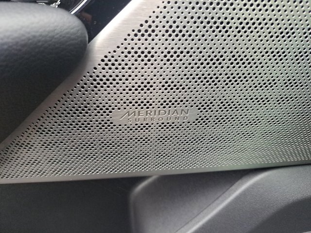 Used 2020 Land Rover Range Rover Velar R-Dynamic S image 20